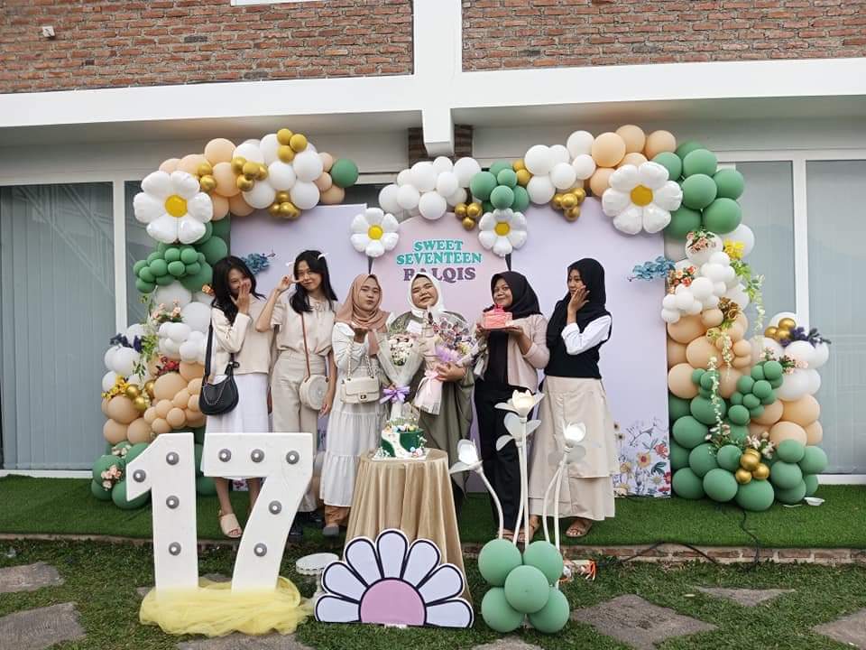 Galeri Dekorasi Sweet 17th Tema Pastel Floral Garden 3