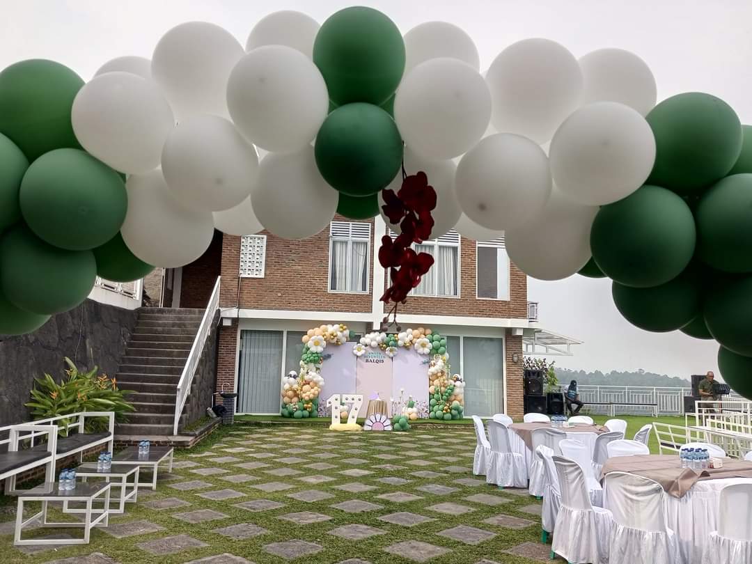 Galeri Dekorasi Sweet 17th Tema Pastel Floral Garden 6