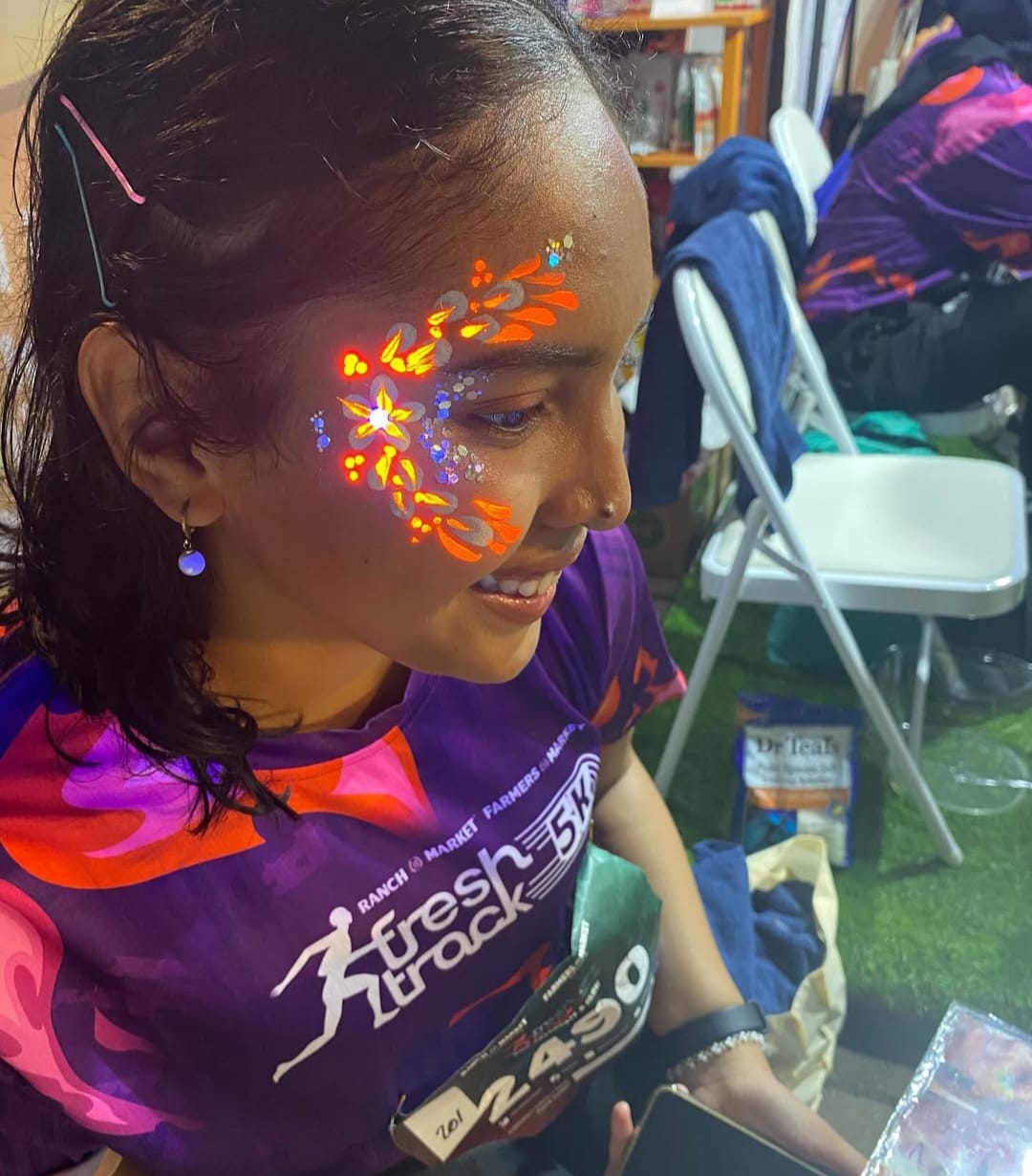 Galeri Layanan UV/Neon Face Painting - Event Fresh Track 5K 5