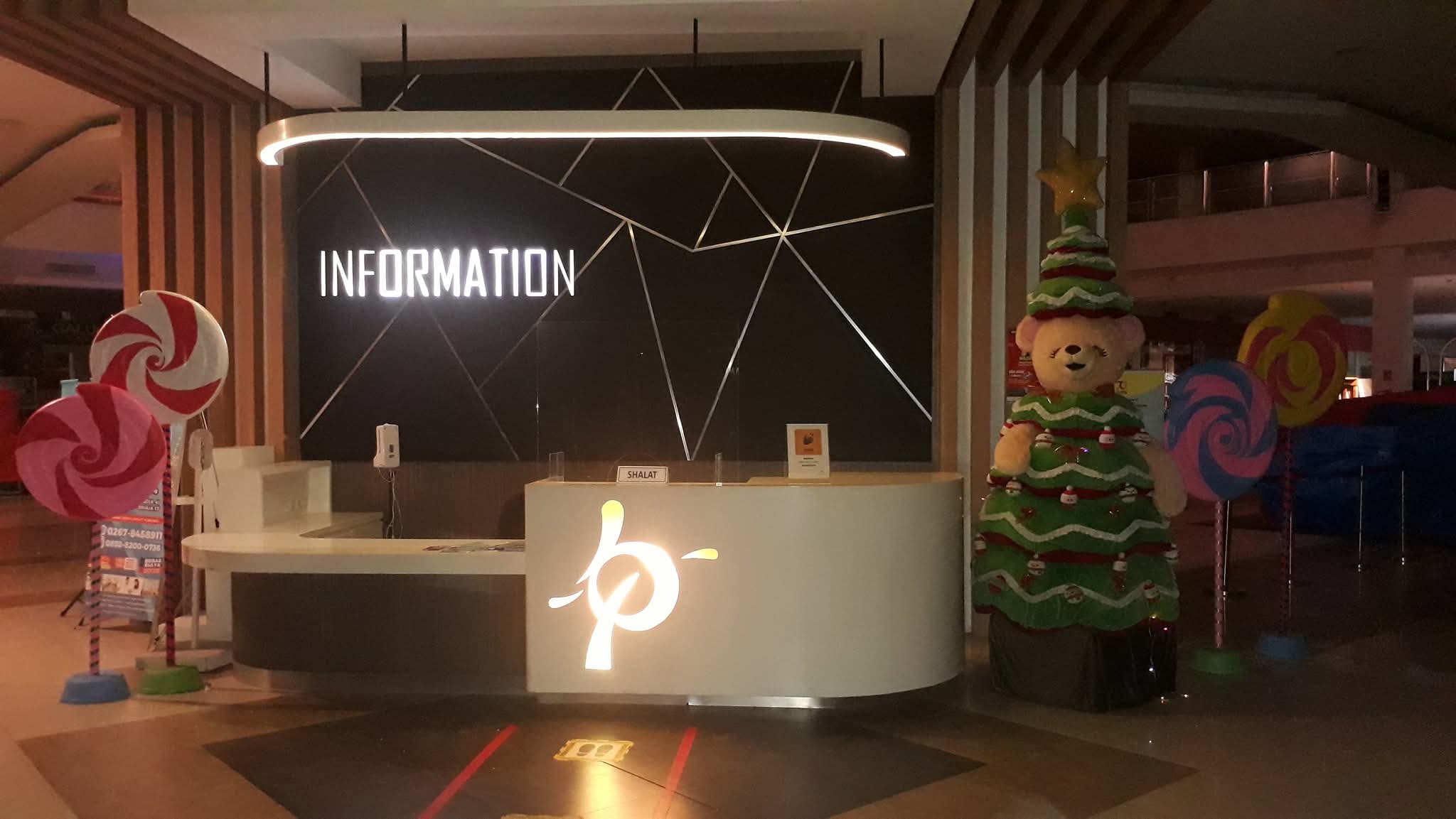 Galeri Dekorasi Natal Area Informasi - Tema Candyland / Sweet Christmas 1